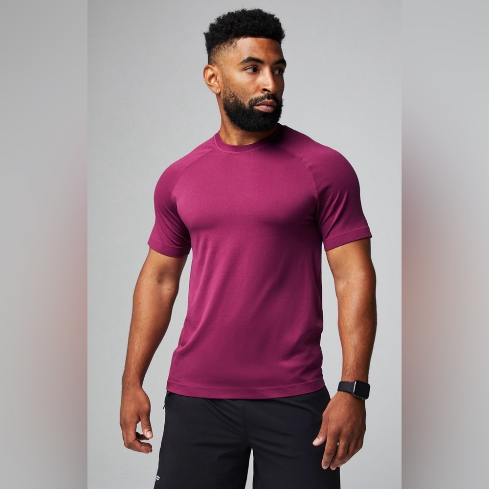 FABLETICS  The Training Day T-Shirt Men’s Size XL